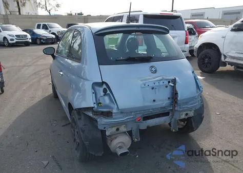 2015 Fiat 500 Sport z USA, uszkodzony, nr VIN 3C3CFFBRXFT681942